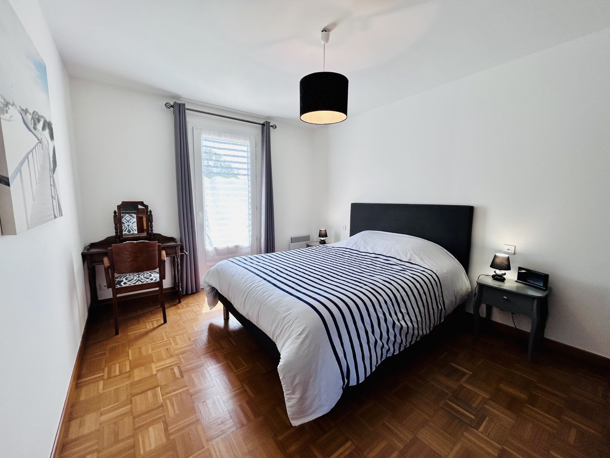 Chambre 1 — vue 1